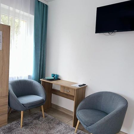 Hostel Mleczna - Metro Zacisze Варшава Екстер'єр фото