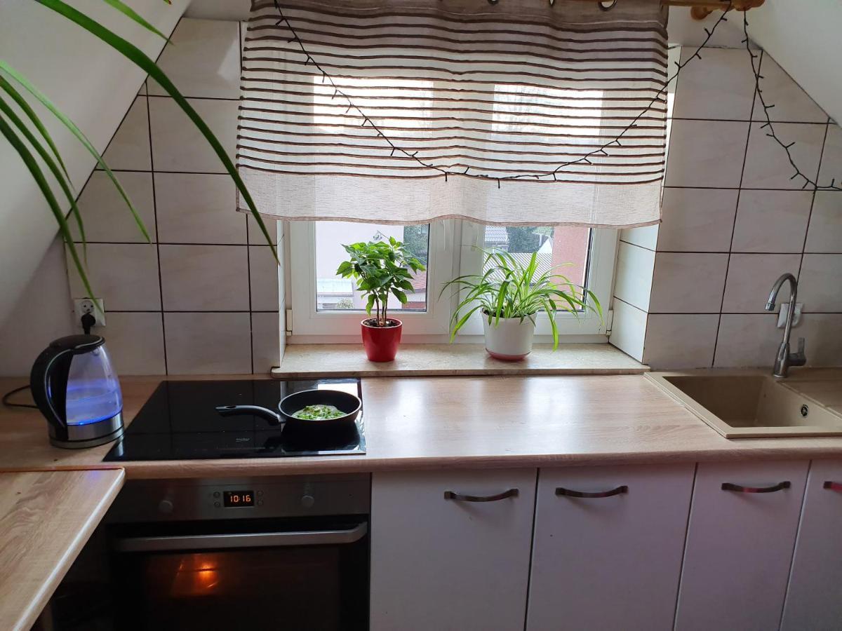 Hostel Mleczna - Metro Zacisze Варшава Екстер'єр фото