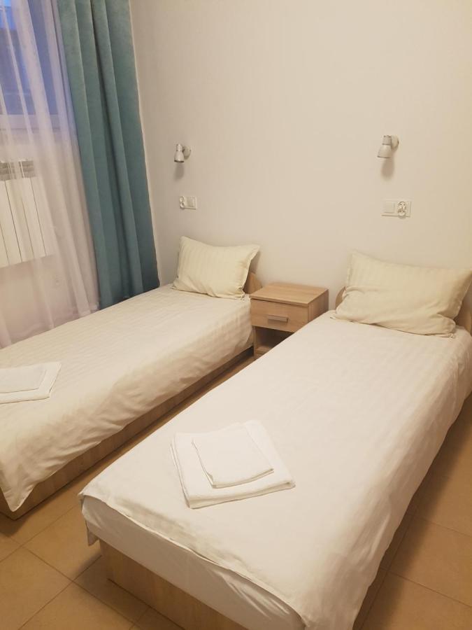 Hostel Mleczna - Metro Zacisze Варшава Екстер'єр фото