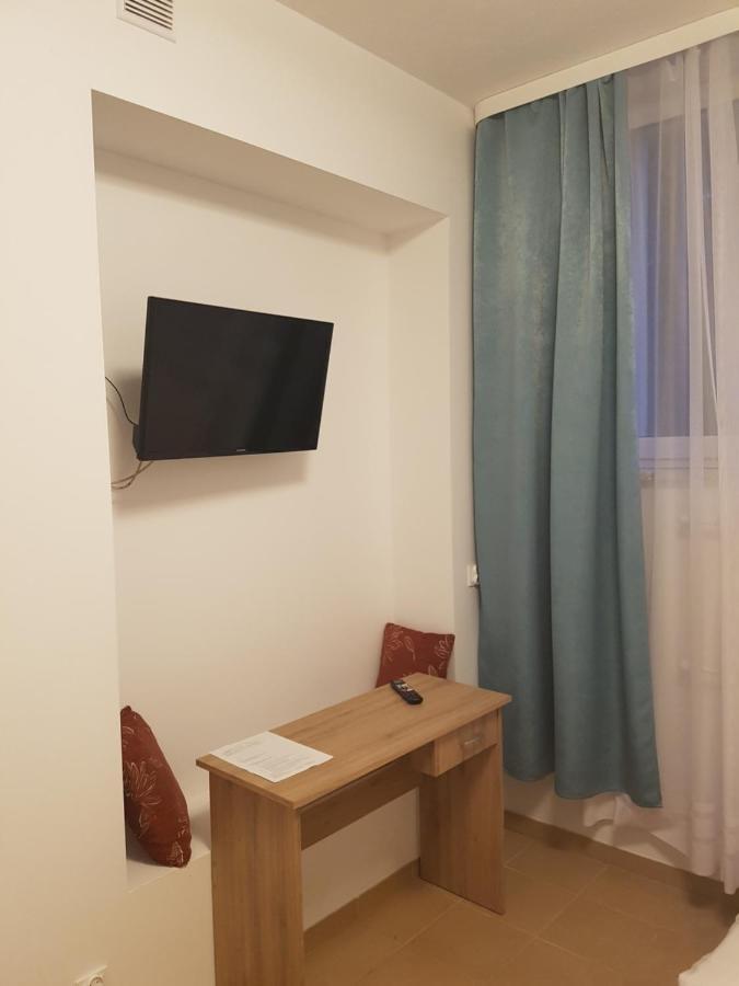 Hostel Mleczna - Metro Zacisze Варшава Екстер'єр фото