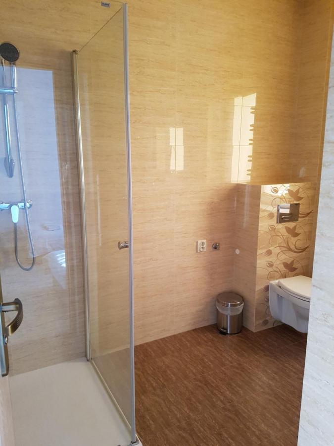 Hostel Mleczna - Metro Zacisze Варшава Екстер'єр фото