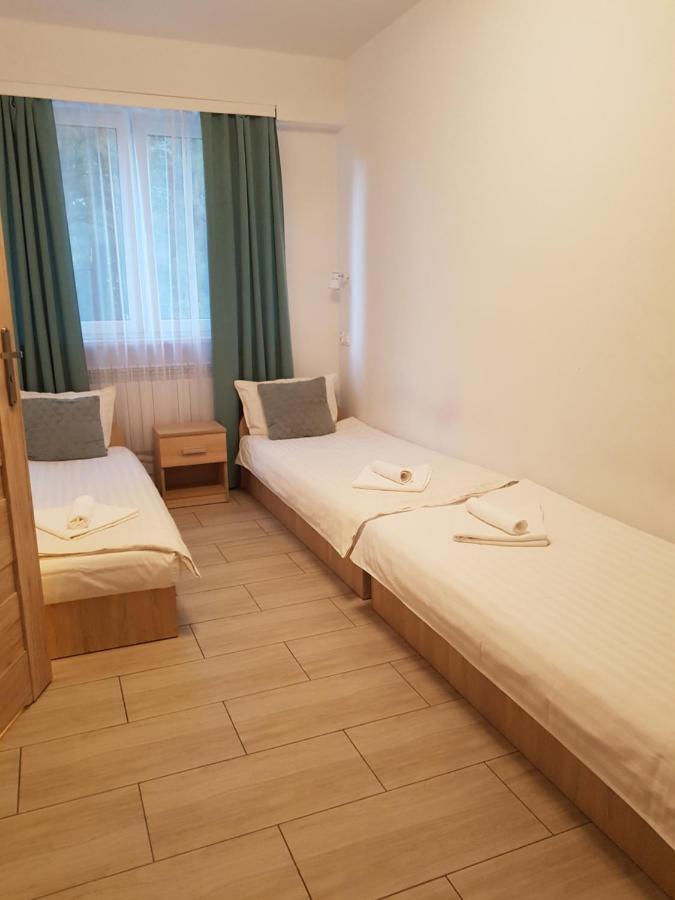 Hostel Mleczna - Metro Zacisze Варшава Екстер'єр фото