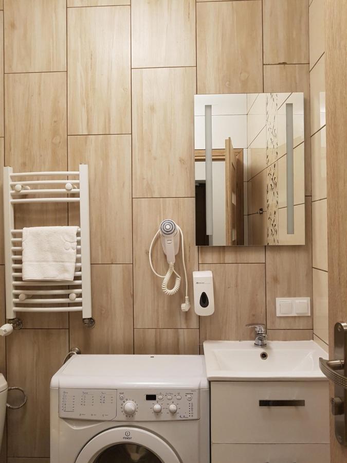 Hostel Mleczna - Metro Zacisze Варшава Екстер'єр фото