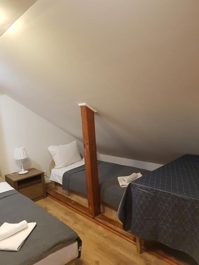 Hostel Mleczna - Metro Zacisze Варшава Екстер'єр фото