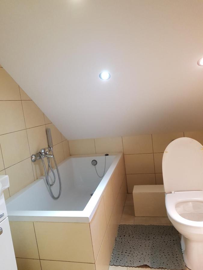 Hostel Mleczna - Metro Zacisze Варшава Екстер'єр фото