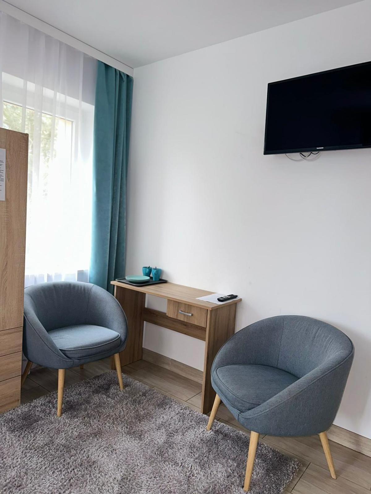 Hostel Mleczna - Metro Zacisze Варшава Екстер'єр фото