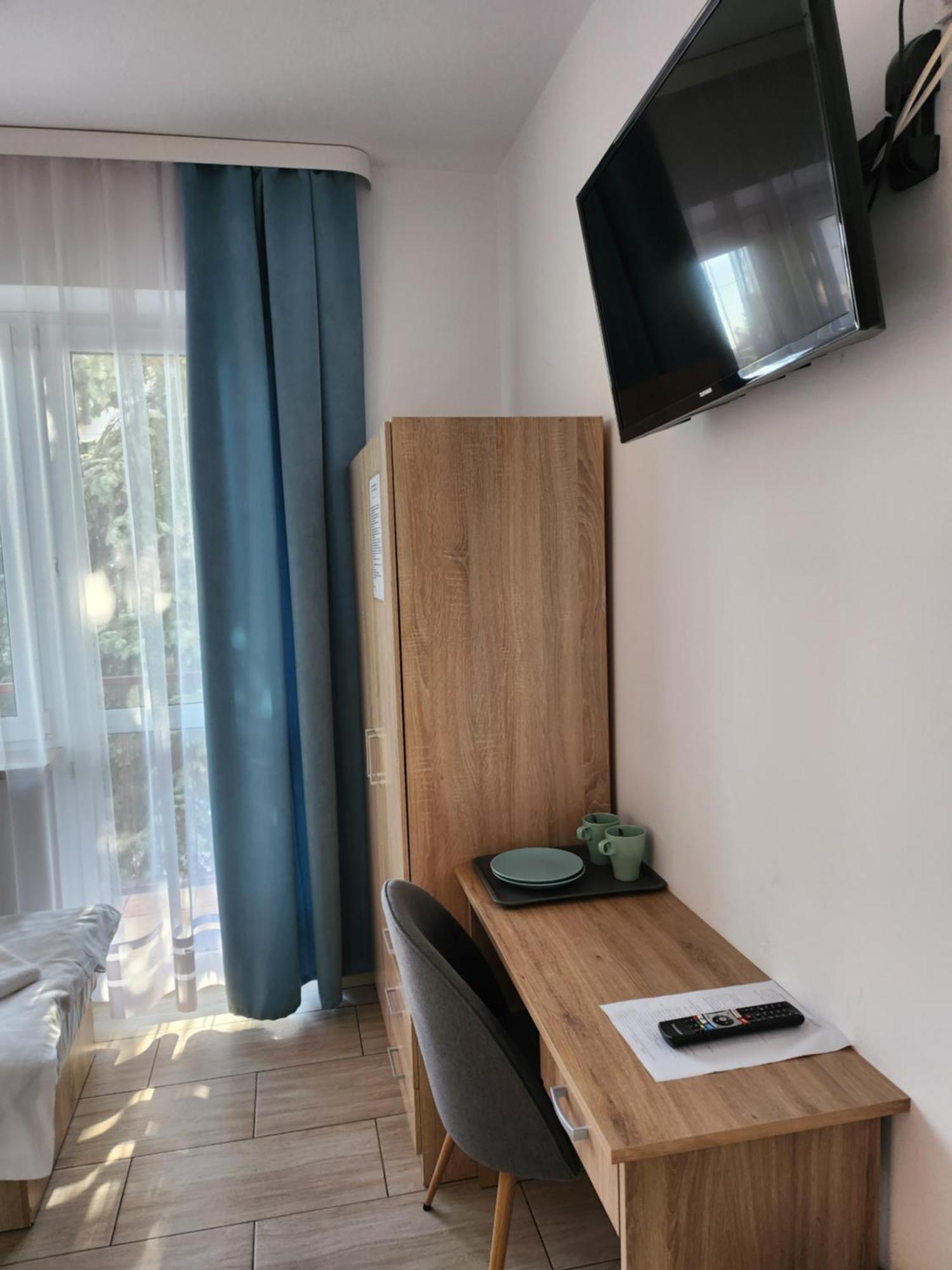 Hostel Mleczna - Metro Zacisze Варшава Екстер'єр фото