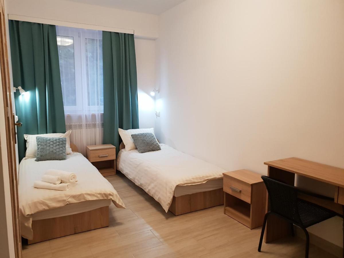 Hostel Mleczna - Metro Zacisze Варшава Екстер'єр фото